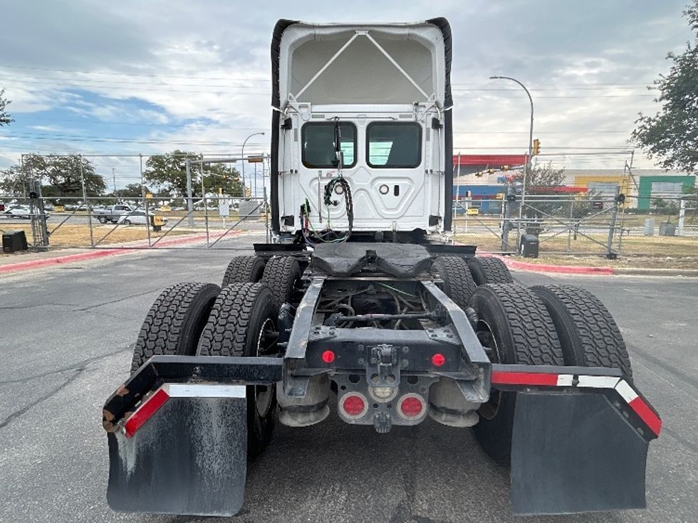 Day Cab Tractor-Heavy Duty Tractors-Freightliner-2019-T12664ST-San Antonio-TX-368,543\n\t\tmiles-$ 51,250 - Image 6