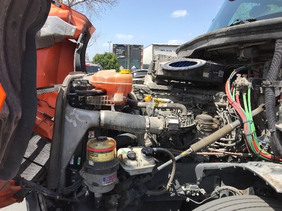 Day Cab Tractor-Heavy Duty Tractors-Freightliner-2019-T12664ST-San Antonio-TX-384,615\n\t\tmiles-$ 54,750 - Image 16