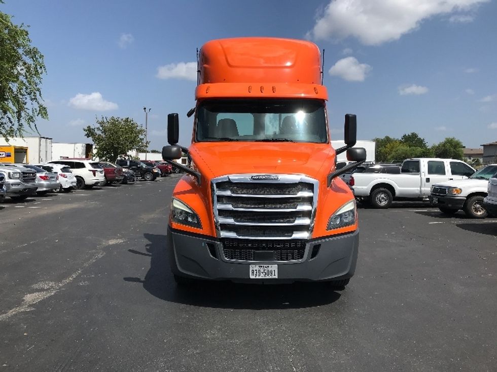 Day Cab Tractor-Heavy Duty Tractors-Freightliner-2019-T12664ST-San Antonio-TX-384,615\n\t\tmiles-$ 54,750 - Image 2