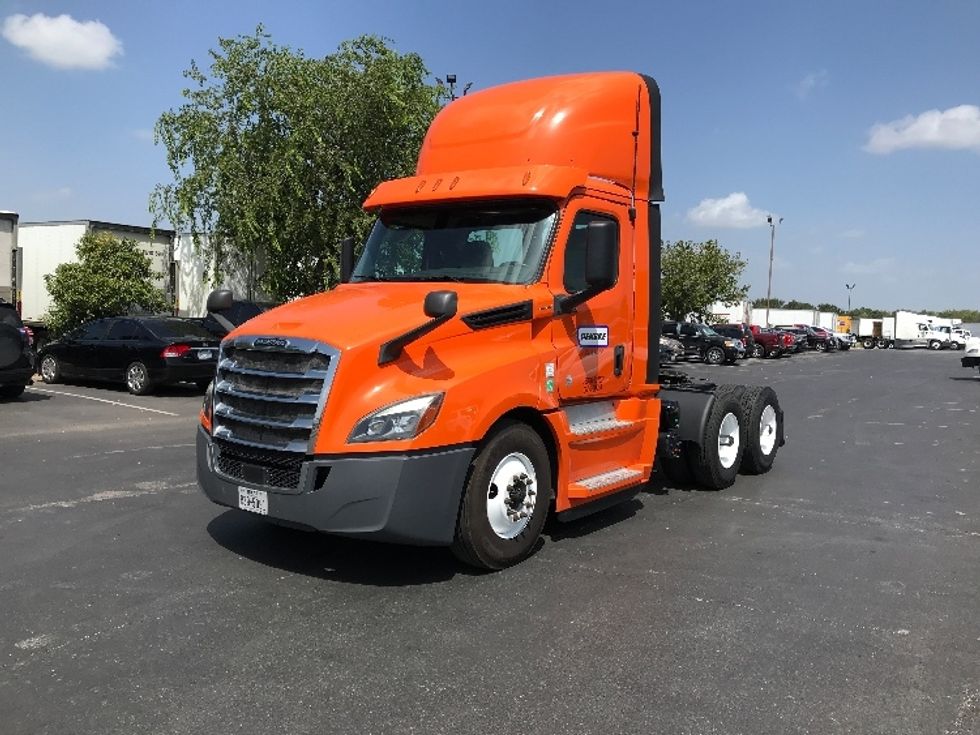 Day Cab Tractor-Heavy Duty Tractors-Freightliner-2019-T12664ST-San Antonio-TX-384,615\n\t\tmiles-$ 54,750 - Image 3