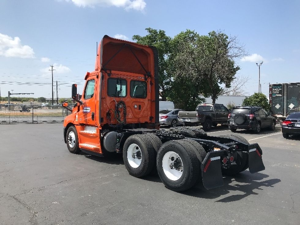 Day Cab Tractor-Heavy Duty Tractors-Freightliner-2019-T12664ST-San Antonio-TX-384,615\n\t\tmiles-$ 54,750 - Image 5