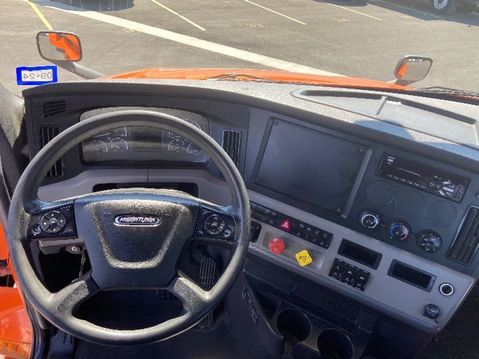 Day Cab Tractor-Heavy Duty Tractors-Freightliner-2019-T12664ST-San Antonio-TX-394,382\n\t\tmiles-$ 54,250 - Image 10