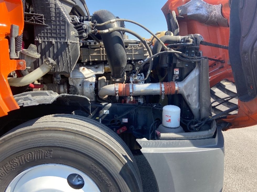 Day Cab Tractor-Heavy Duty Tractors-Freightliner-2019-T12664ST-San Antonio-TX-394,382\n\t\tmiles-$ 54,250 - Image 14