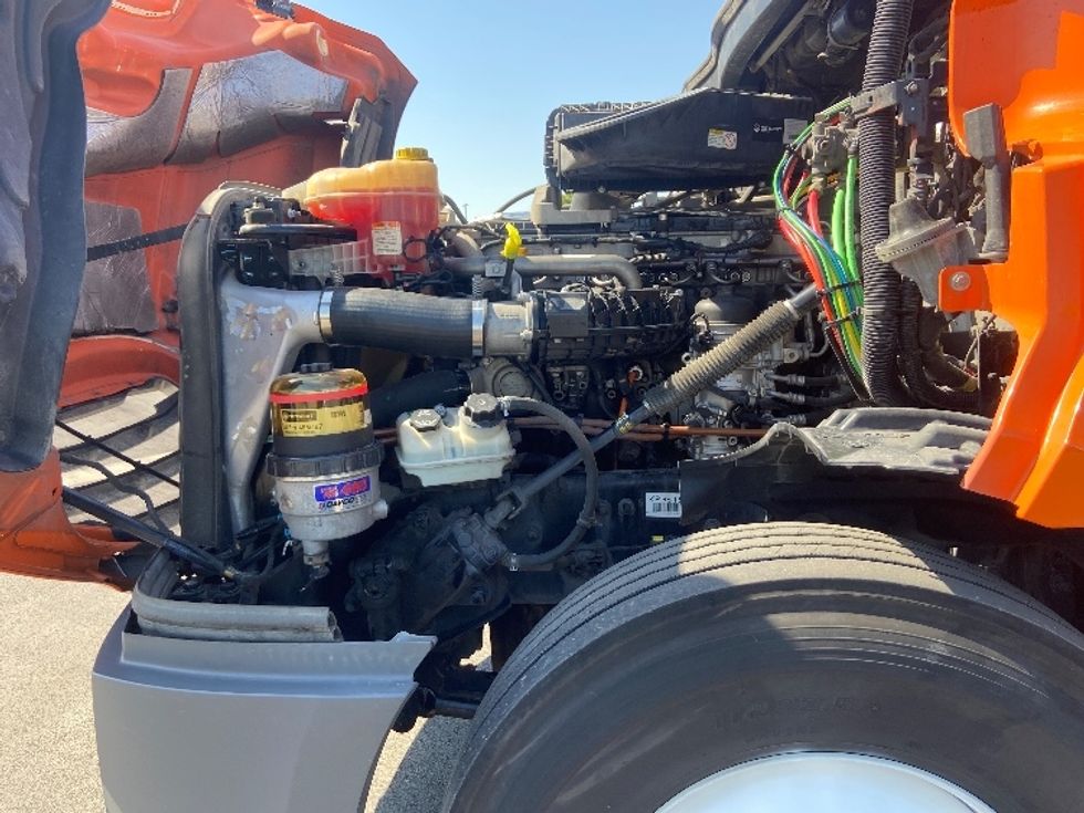 Day Cab Tractor-Heavy Duty Tractors-Freightliner-2019-T12664ST-San Antonio-TX-394,382\n\t\tmiles-$ 54,250 - Image 15