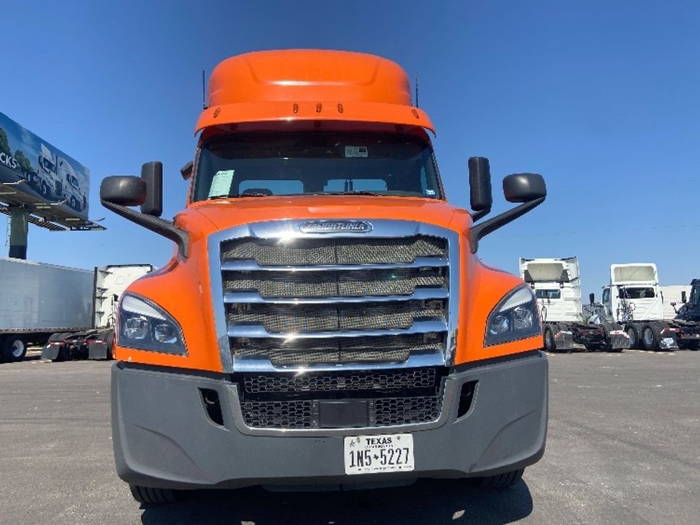 Day Cab Tractor-Heavy Duty Tractors-Freightliner-2019-T12664ST-San Antonio-TX-394,382\n\t\tmiles-$ 54,250 - Image 2