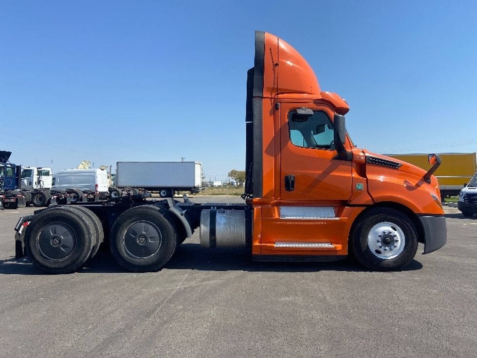 Day Cab Tractor-Heavy Duty Tractors-Freightliner-2019-T12664ST-San Antonio-TX-394,382\n\t\tmiles-$ 54,250 - Image 7