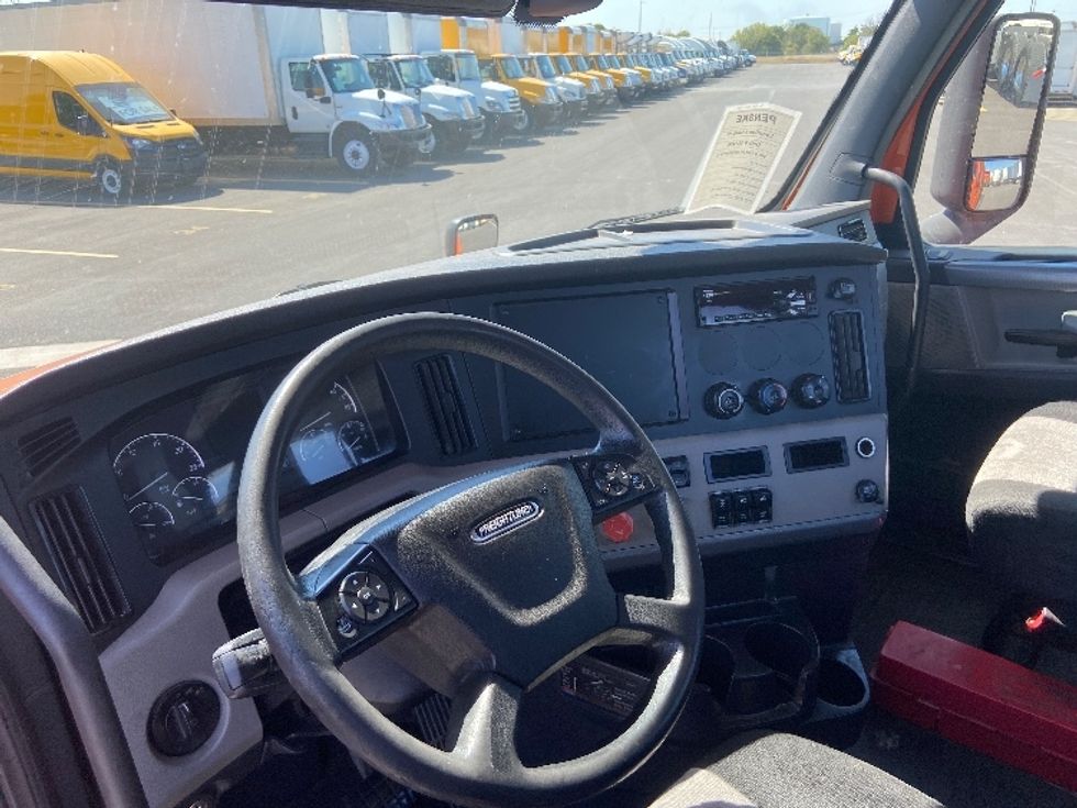 Day Cab Tractor-Heavy Duty Tractors-Freightliner-2019-T12664ST-San Antonio-TX-394,382\n\t\tmiles-$ 54,250 - Image 9