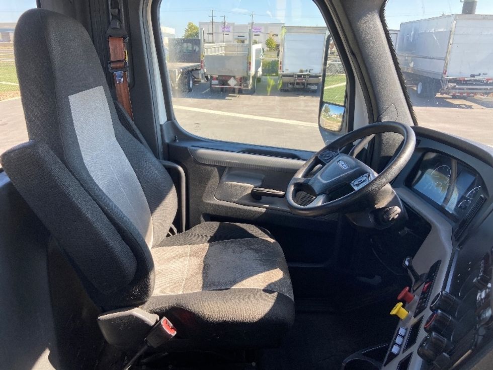 Day Cab Tractor-Heavy Duty Tractors-Freightliner-2019-T12664ST-San Antonio-TX-402,805\n\t\tmiles-$ 47,750 - Image 14