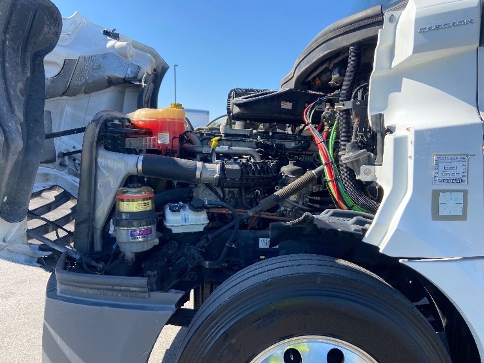 Day Cab Tractor-Heavy Duty Tractors-Freightliner-2019-T12664ST-San Antonio-TX-402,805\n\t\tmiles-$ 47,750 - Image 16