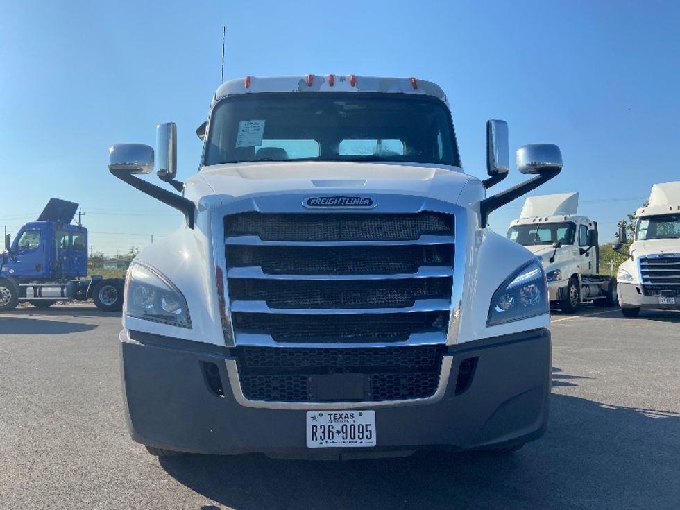 Day Cab Tractor-Heavy Duty Tractors-Freightliner-2019-T12664ST-San Antonio-TX-402,805\n\t\tmiles-$ 47,750 - Image 2