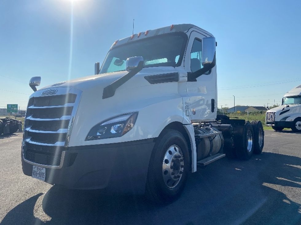 Day Cab Tractor-Heavy Duty Tractors-Freightliner-2019-T12664ST-San Antonio-TX-402,805\n\t\tmiles-$ 47,750 - Image 3