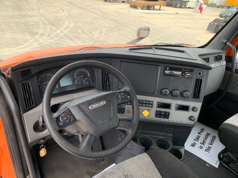Day Cab Tractor-Heavy Duty Tractors-Freightliner-2019-T12664ST-San Antonio-TX-525,900\n\t\tmiles-$ 42,750 - Image 11