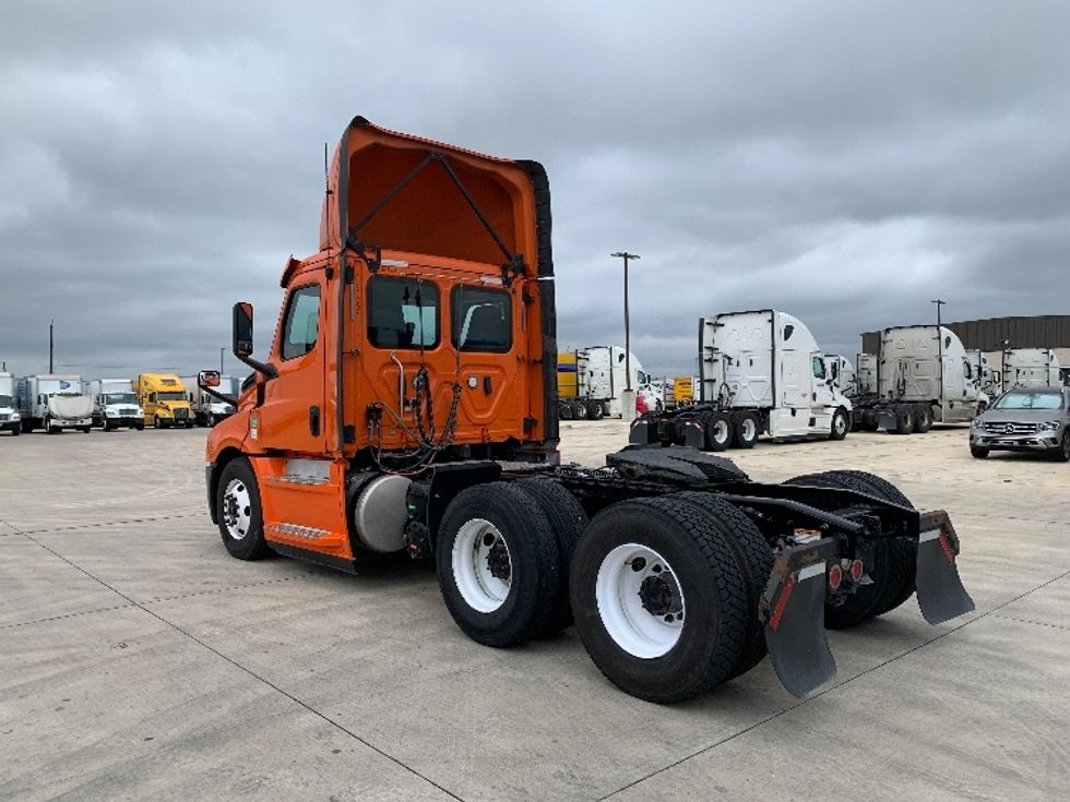 Day Cab Tractor-Heavy Duty Tractors-Freightliner-2019-T12664ST-San Antonio-TX-525,900\n\t\tmiles-$ 42,750 - Image 5