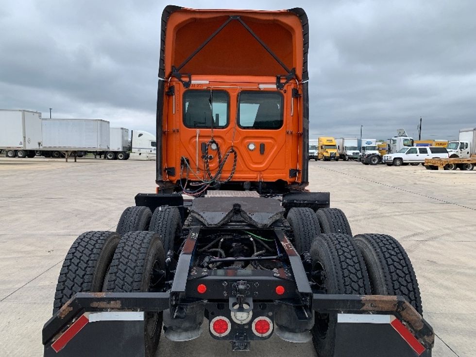 Day Cab Tractor-Heavy Duty Tractors-Freightliner-2019-T12664ST-San Antonio-TX-525,900\n\t\tmiles-$ 42,750 - Image 6