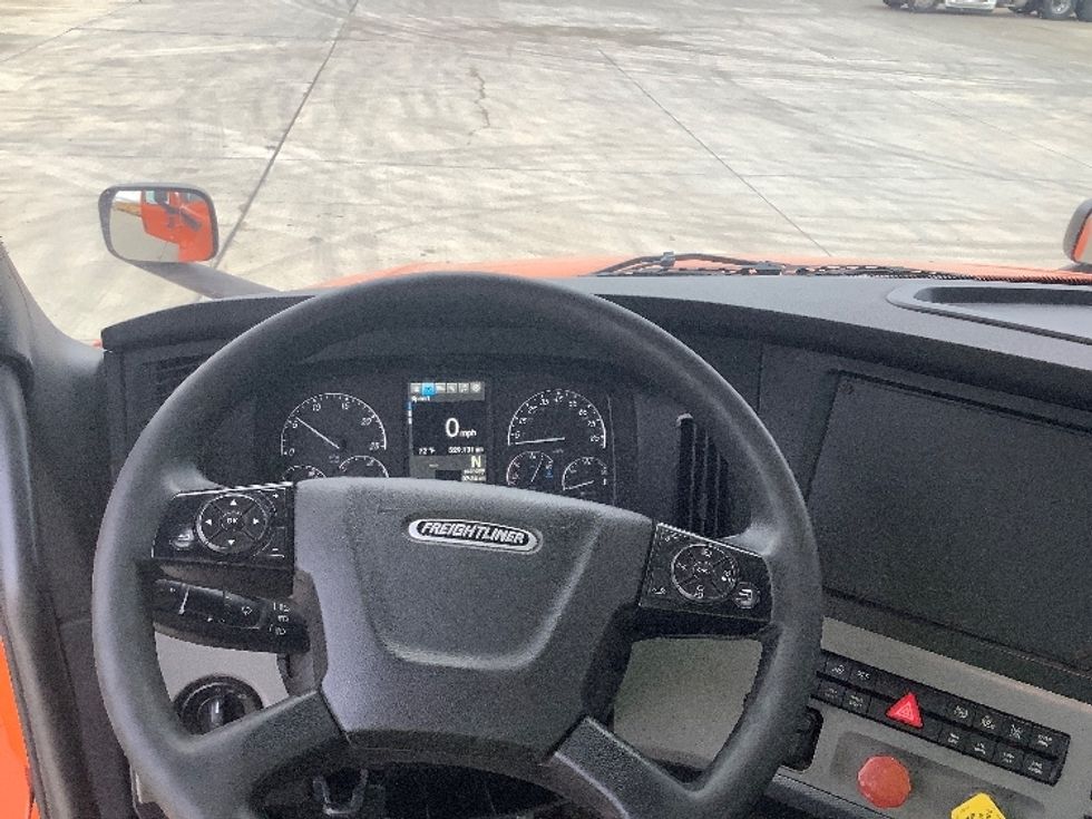 Day Cab Tractor-Heavy Duty Tractors-Freightliner-2019-T12664ST-San Antonio-TX-530,649\n\t\tmiles-$ 42,500 - Image 11