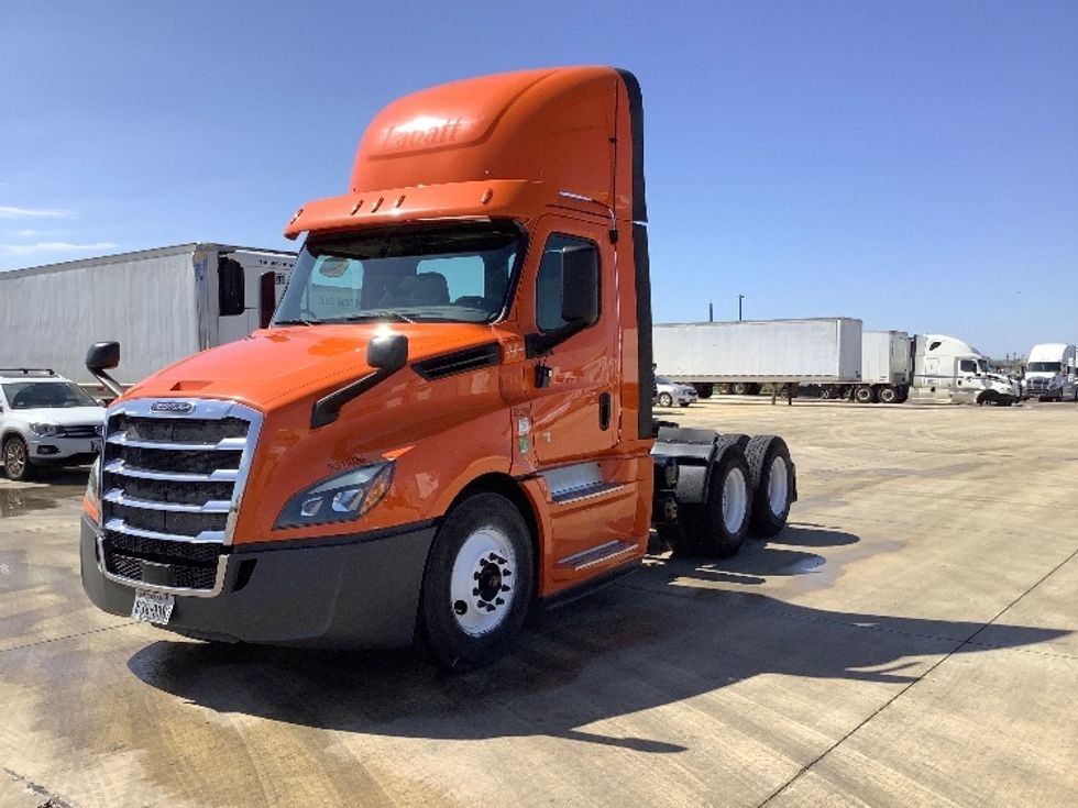Day Cab Tractor-Heavy Duty Tractors-Freightliner-2019-T12664ST-San Antonio-TX-530,649\n\t\tmiles-$ 42,500 - Image 3