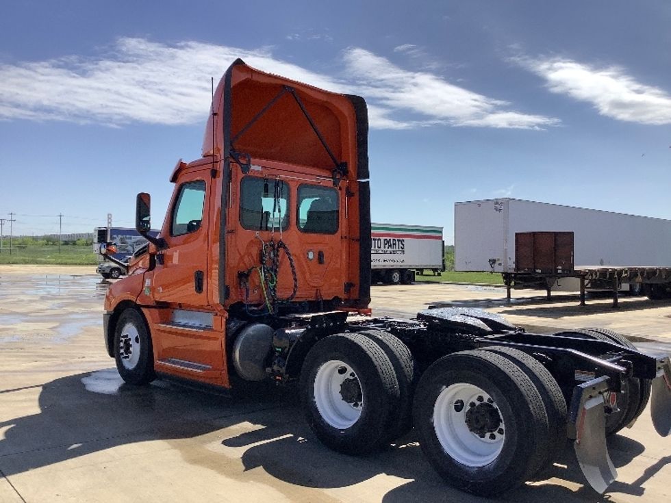 Day Cab Tractor-Heavy Duty Tractors-Freightliner-2019-T12664ST-San Antonio-TX-530,649\n\t\tmiles-$ 42,500 - Image 5