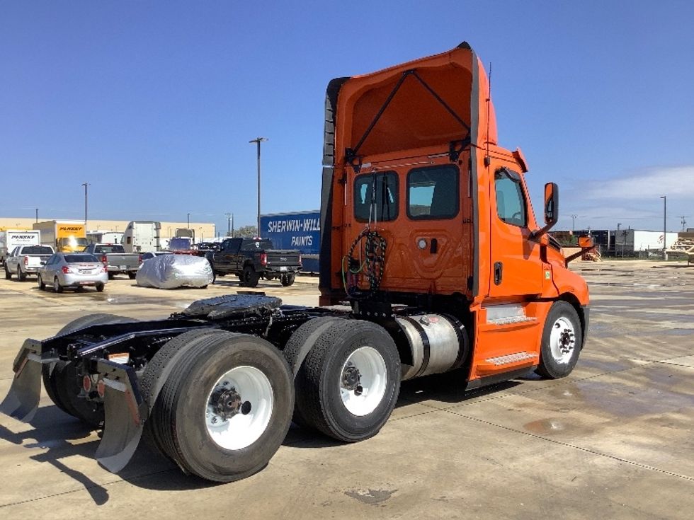 Day Cab Tractor-Heavy Duty Tractors-Freightliner-2019-T12664ST-San Antonio-TX-530,649\n\t\tmiles-$ 42,500 - Image 7