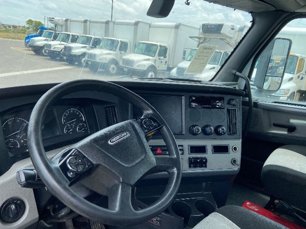 Day Cab Tractor-Heavy Duty Tractors-Freightliner-2019-T12664ST-San Antonio-TX-536,560\n\t\tmiles-$ 40,000 - Image 10