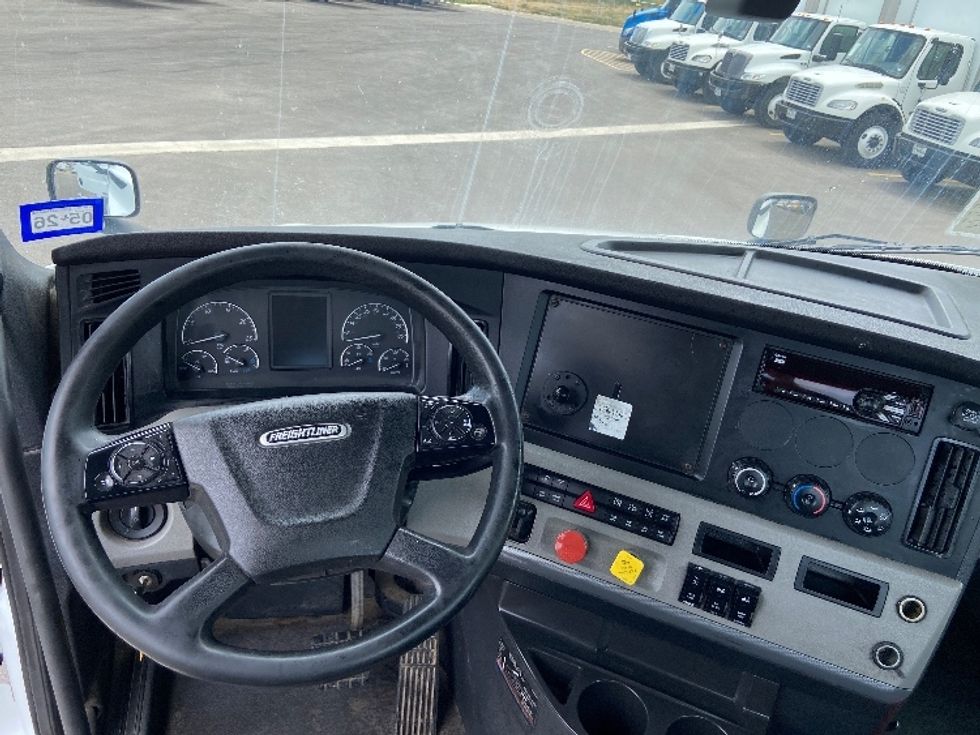 Day Cab Tractor-Heavy Duty Tractors-Freightliner-2019-T12664ST-San Antonio-TX-536,560\n\t\tmiles-$ 40,000 - Image 11