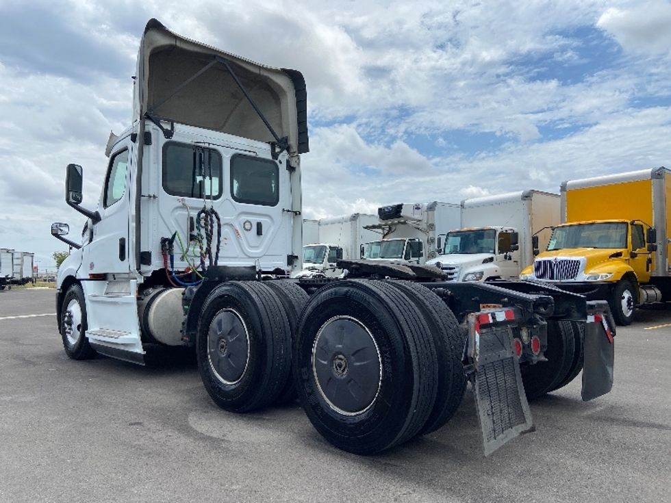 Day Cab Tractor-Heavy Duty Tractors-Freightliner-2019-T12664ST-San Antonio-TX-536,560\n\t\tmiles-$ 40,000 - Image 5