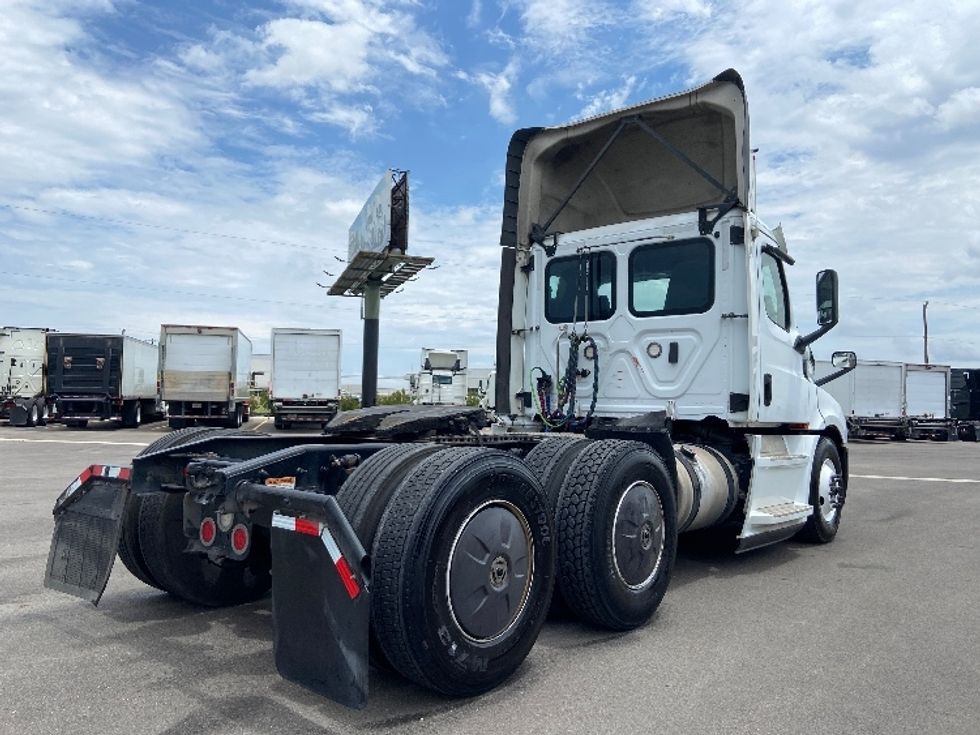 Day Cab Tractor-Heavy Duty Tractors-Freightliner-2019-T12664ST-San Antonio-TX-536,560\n\t\tmiles-$ 40,000 - Image 7