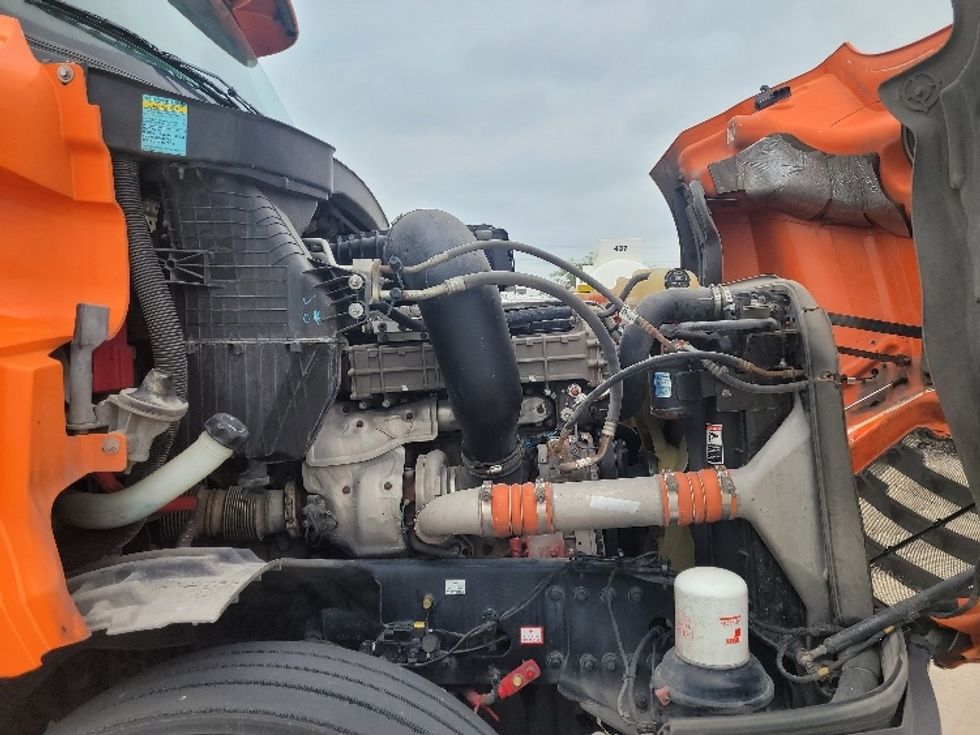 Day Cab Tractor-Heavy Duty Tractors-Freightliner-2019-T12664ST-San Antonio-TX-569,798\n\t\tmiles-$ 38,500 - Image 15