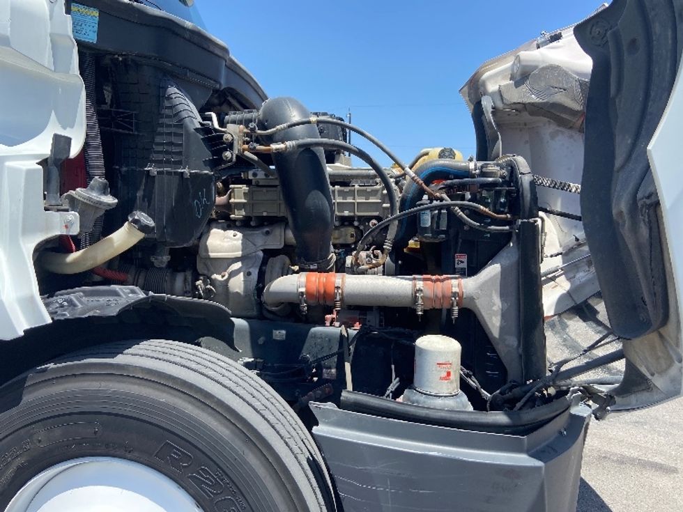 Day Cab Tractor-Heavy Duty Tractors-Freightliner-2019-T12664ST-San Antonio-TX-574,713\n\t\tmiles-$ 36,500 - Image 15