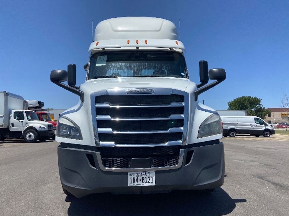 Day Cab Tractor-Heavy Duty Tractors-Freightliner-2019-T12664ST-San Antonio-TX-574,713\n\t\tmiles-$ 36,500 - Image 2