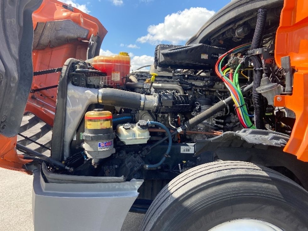 Day Cab Tractor-Heavy Duty Tractors-Freightliner-2019-T12664ST-San Antonio-TX-585,199\n\t\tmiles-$ 28,250 - Image 16