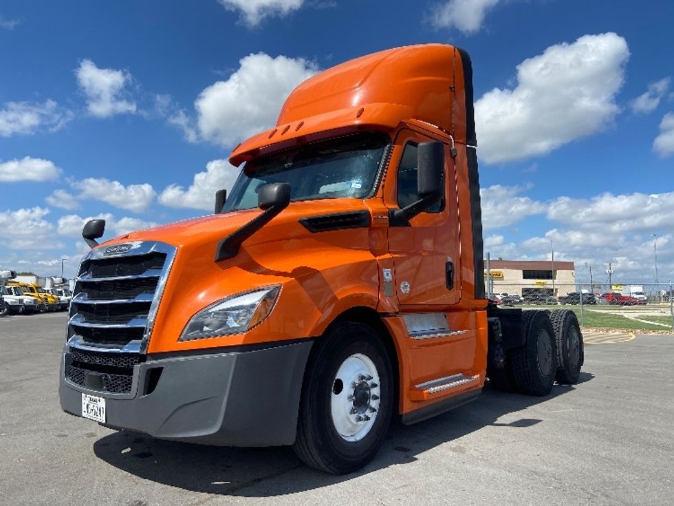 Day Cab Tractor-Heavy Duty Tractors-Freightliner-2019-T12664ST-San Antonio-TX-585,199\n\t\tmiles-$ 28,250 - Image 3