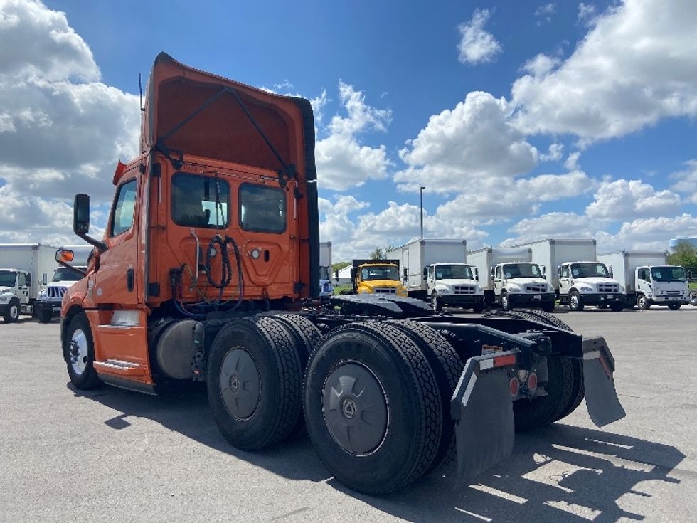 Day Cab Tractor-Heavy Duty Tractors-Freightliner-2019-T12664ST-San Antonio-TX-585,199\n\t\tmiles-$ 28,250 - Image 5