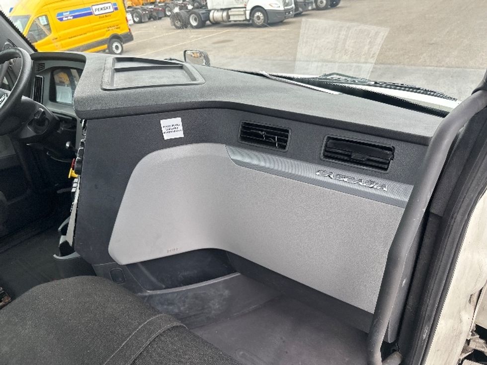 Day Cab Tractor-Heavy Duty Tractors-Freightliner-2019-T12664ST-San Antonio-TX-593,192\n\t\tmiles-$ 37,500 - Image 13