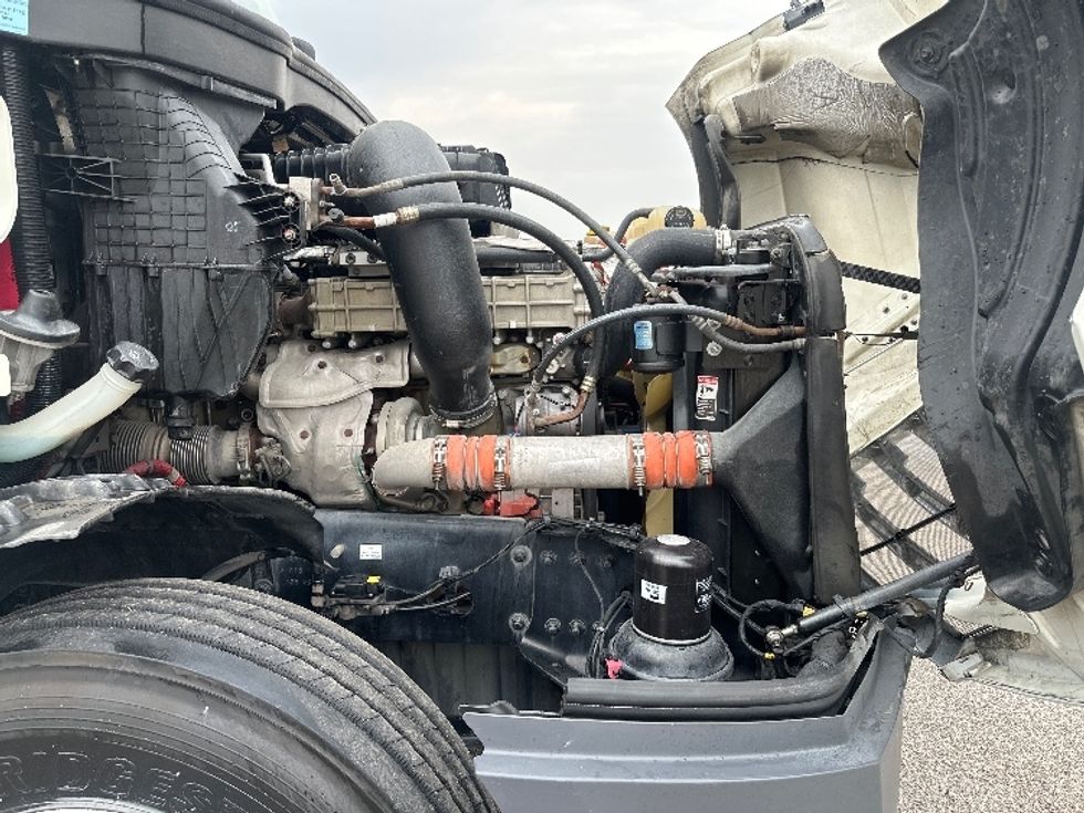 Day Cab Tractor-Heavy Duty Tractors-Freightliner-2019-T12664ST-San Antonio-TX-593,192\n\t\tmiles-$ 37,500 - Image 15