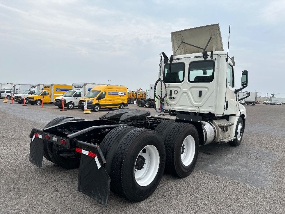 Day Cab Tractor-Heavy Duty Tractors-Freightliner-2019-T12664ST-San Antonio-TX-593,192\n\t\tmiles-$ 37,500 - Image 7