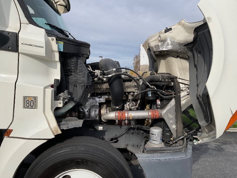 Day Cab Tractor-Heavy Duty Tractors-Freightliner-2019-T12664ST-Santa Ana-CA-266,603\n\t\tmiles-$ 52,750 - Image 14