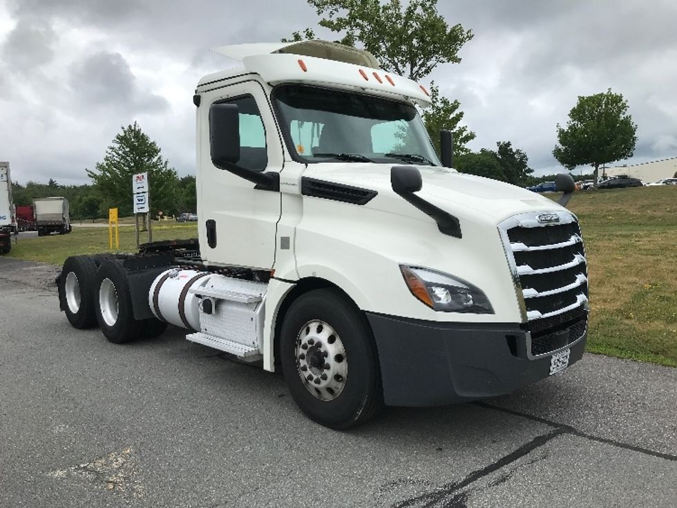Day Cab Tractor-Heavy Duty Tractors-Freightliner-2019-T12664ST-Scarborough-ME-359,251\n\t\tmiles-$ 54,000 - Image 1