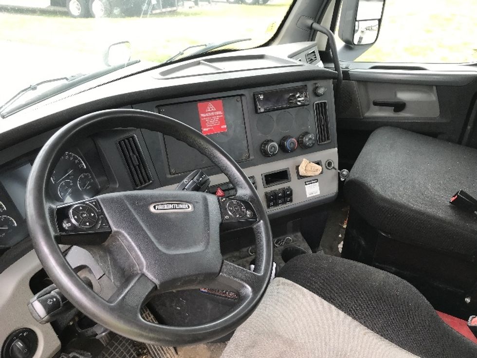 Day Cab Tractor-Heavy Duty Tractors-Freightliner-2019-T12664ST-Scarborough-ME-359,251\n\t\tmiles-$ 54,000 - Image 10