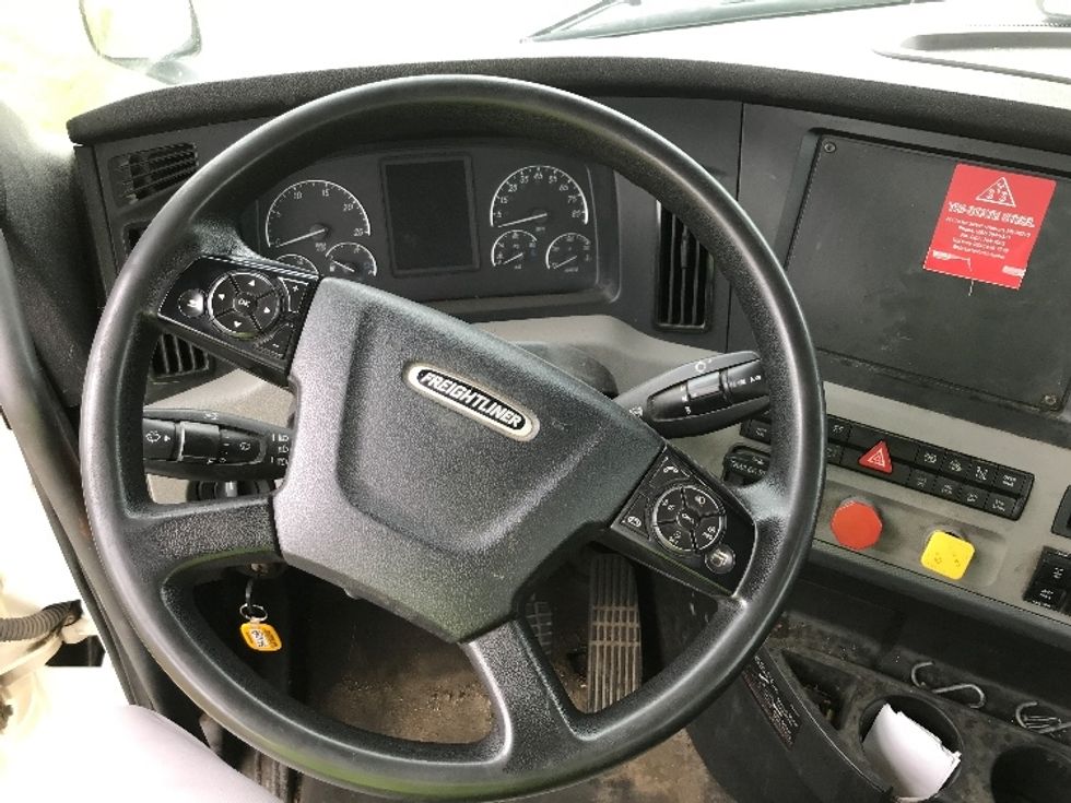 Day Cab Tractor-Heavy Duty Tractors-Freightliner-2019-T12664ST-Scarborough-ME-359,251\n\t\tmiles-$ 54,000 - Image 11