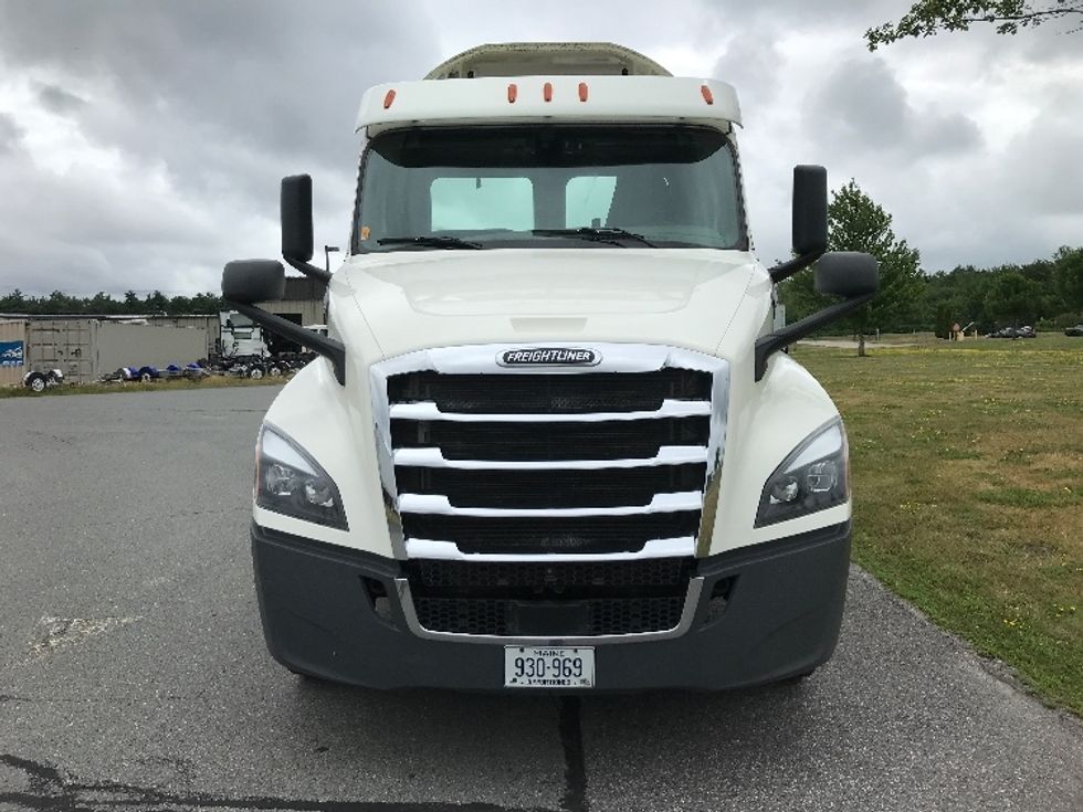 Day Cab Tractor-Heavy Duty Tractors-Freightliner-2019-T12664ST-Scarborough-ME-359,251\n\t\tmiles-$ 54,000 - Image 2