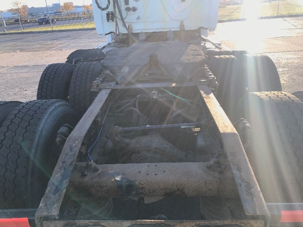 Day Cab Tractor-Heavy Duty Tractors-Freightliner-2019-T12664ST-Sherbrooke-PQ-633,655\n\t\tkm-$ 55,750 - Image 6