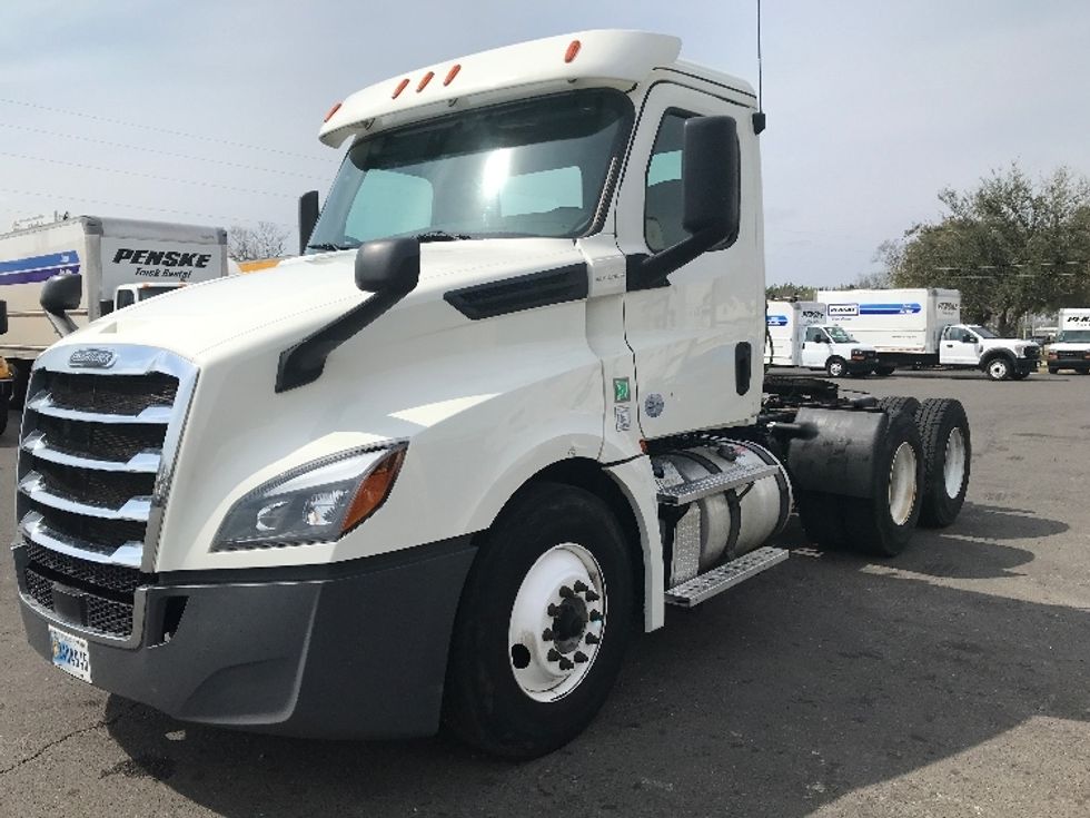 Day Cab Tractor-Heavy Duty Tractors-Freightliner-2019-T12664ST-Shreveport-LA-276,107\n\t\tmiles-$ 66,250 - Image 3
