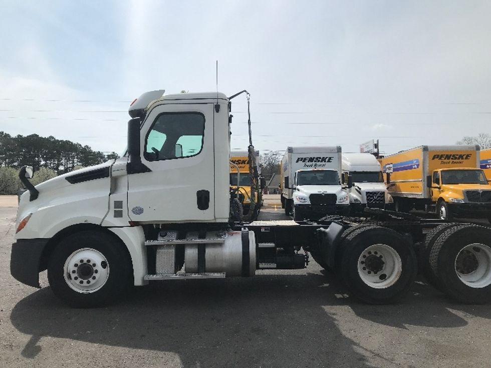 Day Cab Tractor-Heavy Duty Tractors-Freightliner-2019-T12664ST-Shreveport-LA-276,107\n\t\tmiles-$ 66,250 - Image 4