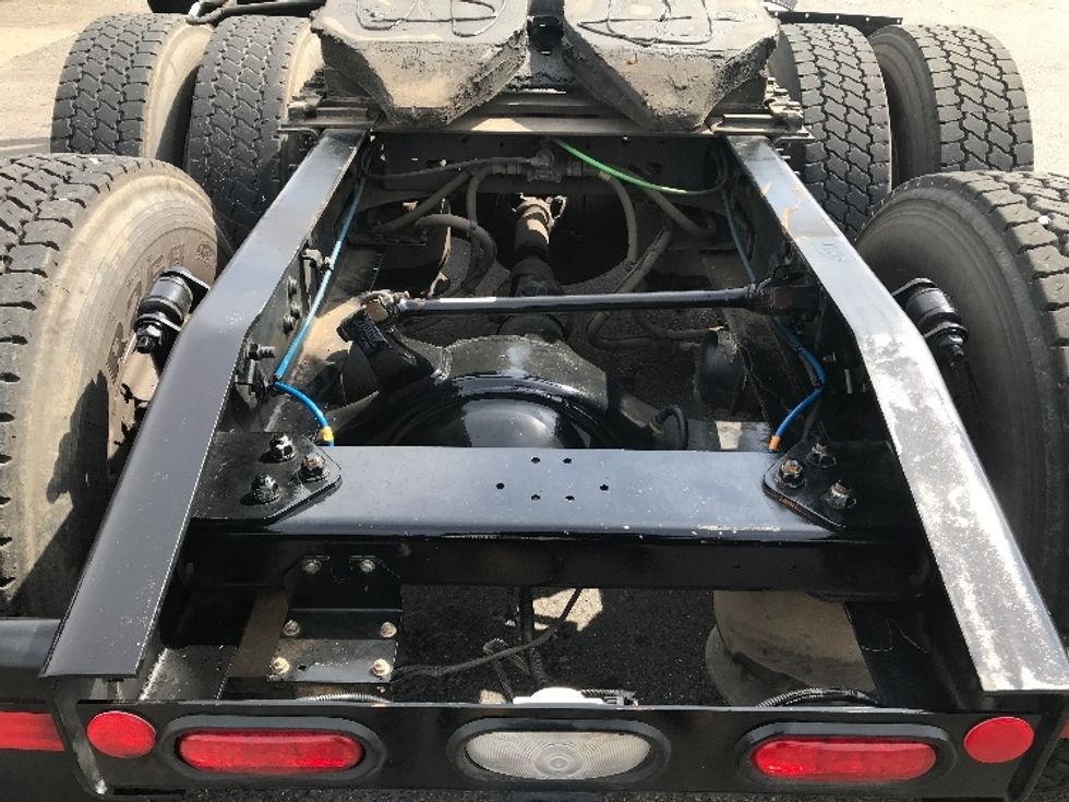 Day Cab Tractor-Heavy Duty Tractors-Freightliner-2019-T12664ST-Shreveport-LA-276,107\n\t\tmiles-$ 66,250 - Image 6