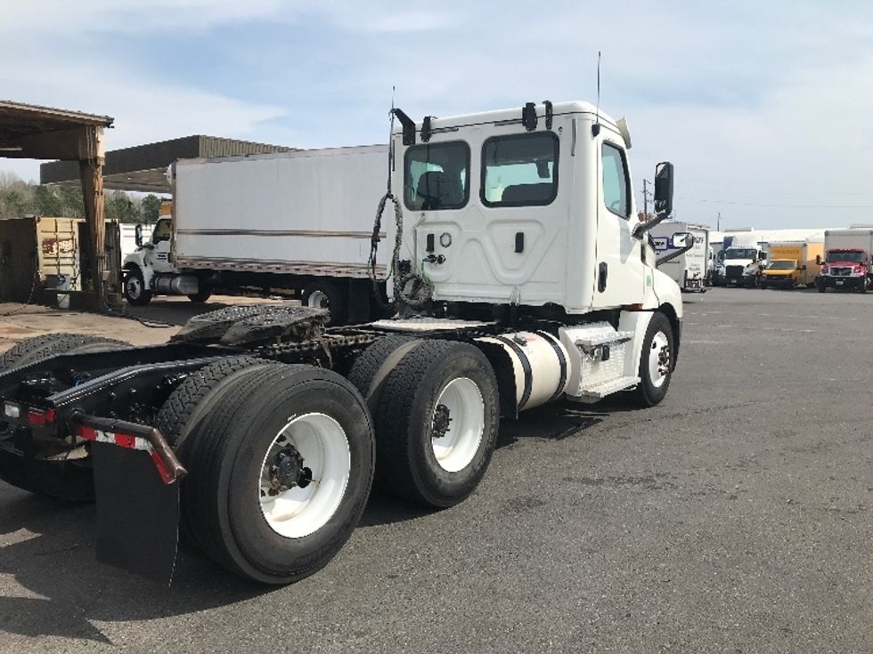 Day Cab Tractor-Heavy Duty Tractors-Freightliner-2019-T12664ST-Shreveport-LA-276,107\n\t\tmiles-$ 66,250 - Image 7