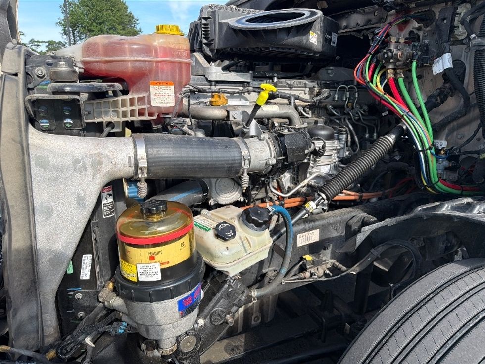 Day Cab Tractor-Heavy Duty Tractors-Freightliner-2019-T12664ST-Shreveport-LA-316,170\n\t\tmiles-$ 45,750 - Image 17
