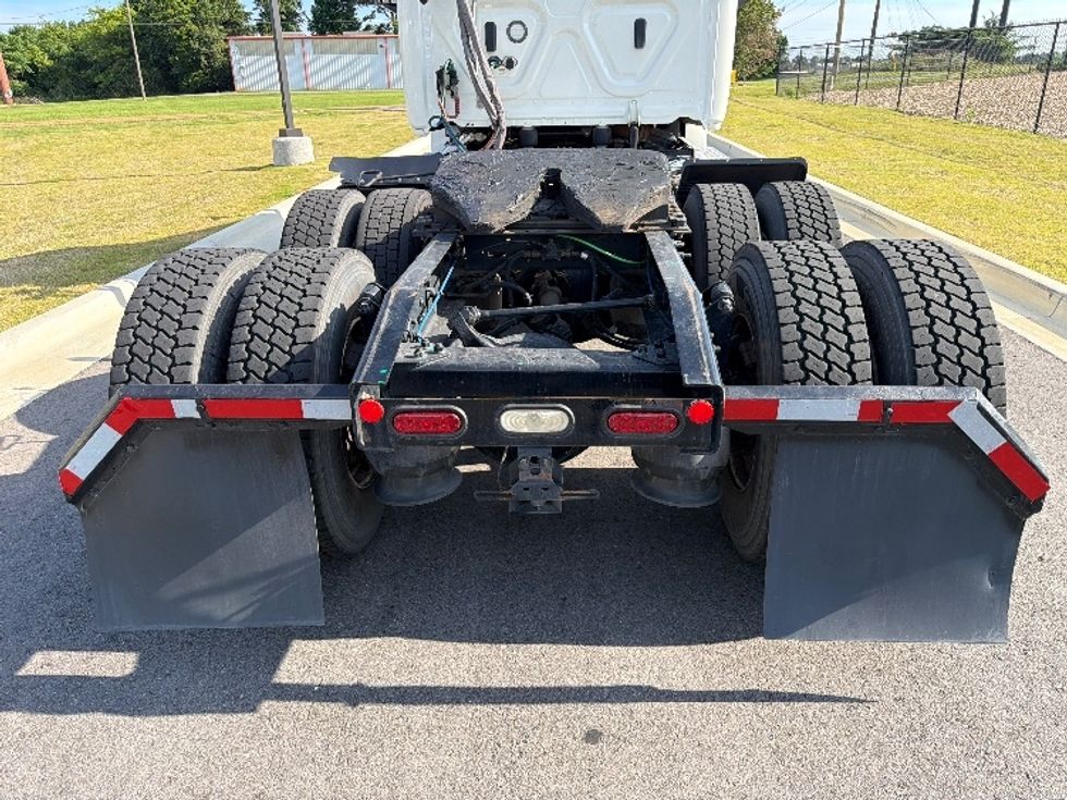 Day Cab Tractor-Heavy Duty Tractors-Freightliner-2019-T12664ST-Shreveport-LA-316,170\n\t\tmiles-$ 45,750 - Image 6