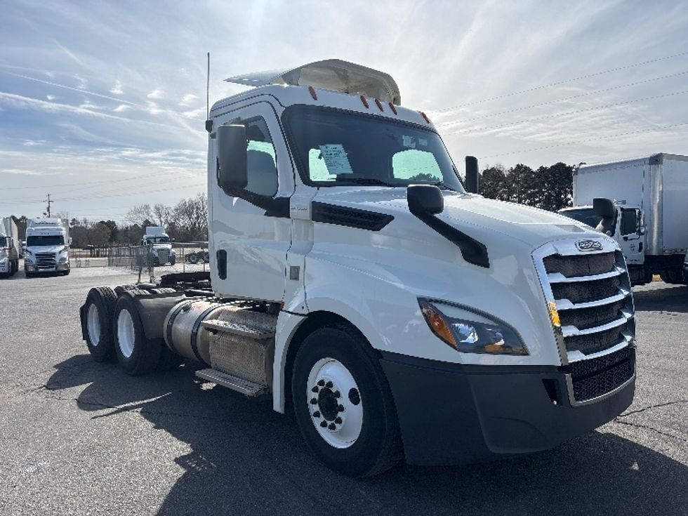 Day Cab Tractor-Heavy Duty Tractors-Freightliner-2019-T12664ST-Shreveport-LA-449,129\n\t\tmiles-$ 46,000 - Image 1