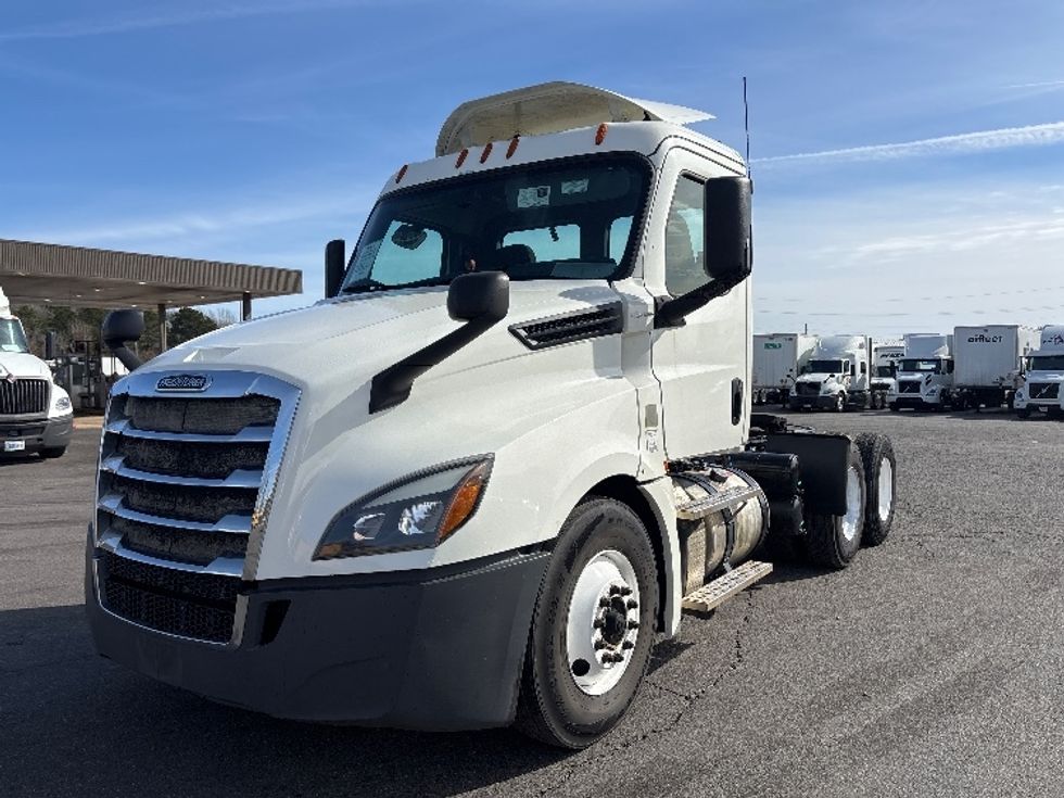 Day Cab Tractor-Heavy Duty Tractors-Freightliner-2019-T12664ST-Shreveport-LA-449,129\n\t\tmiles-$ 46,000 - Image 3