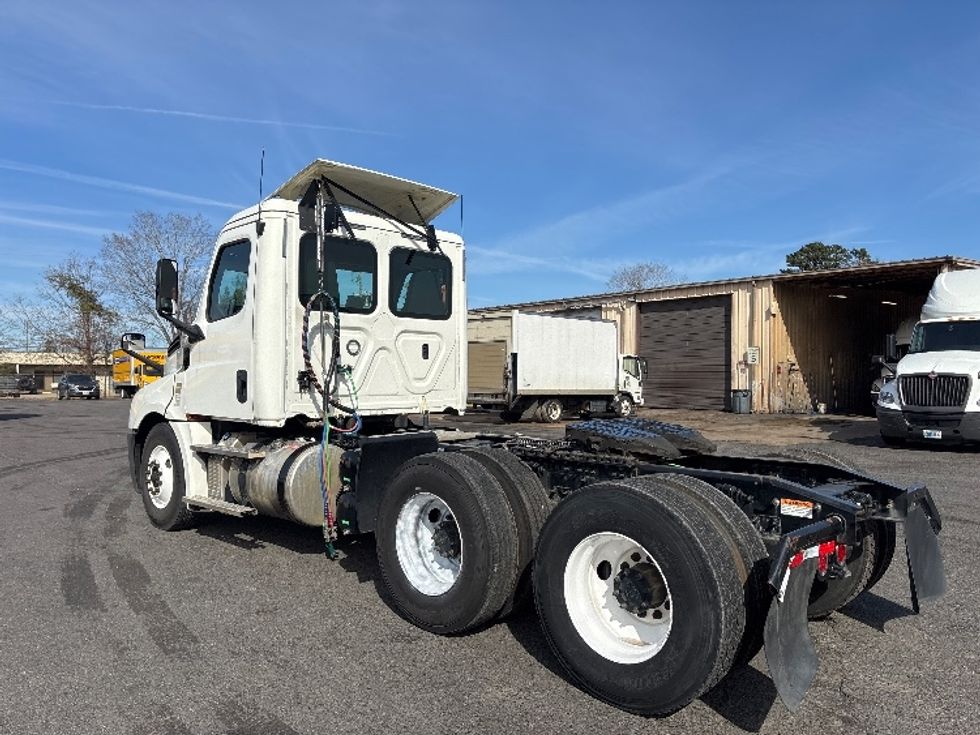Day Cab Tractor-Heavy Duty Tractors-Freightliner-2019-T12664ST-Shreveport-LA-449,129\n\t\tmiles-$ 46,000 - Image 5